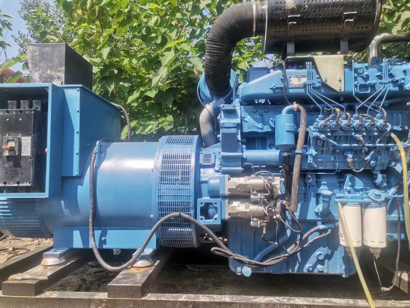 龙山详细说明降低 800kW 柴油发电机输出电流波动的方法